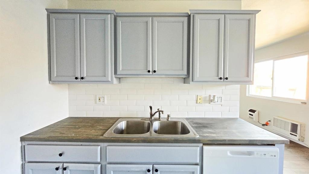4402 Delta Street - Photo 3