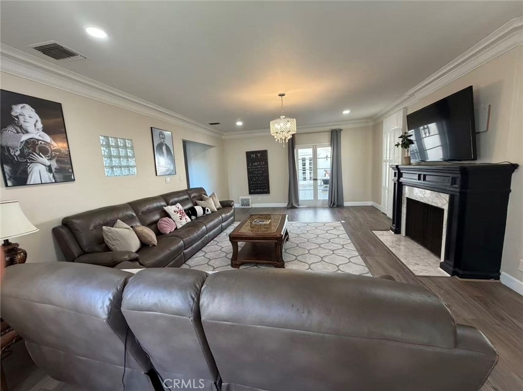 113 N Doheny - Photo 2