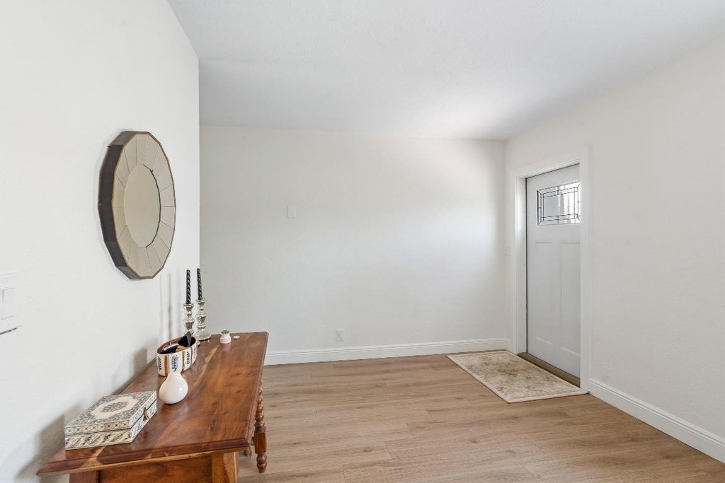 4921 Ne 23rd Avenue - Photo 4