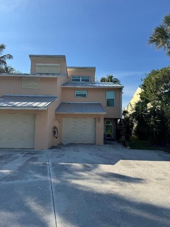 409 Fernandina Street - Photo 0