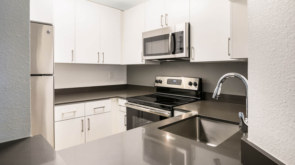 201 W. Fairview - Photo 4