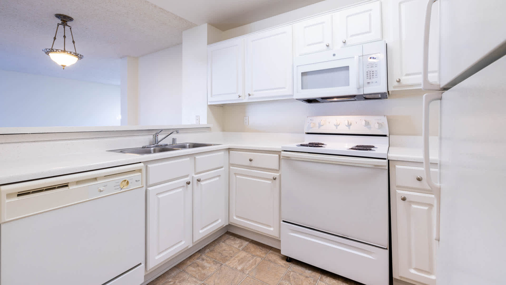 201 W. Fairview - Photo 3