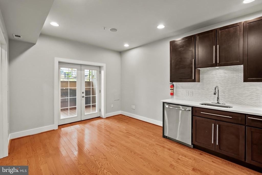 2616 Garfield Street Nw - Photo 2
