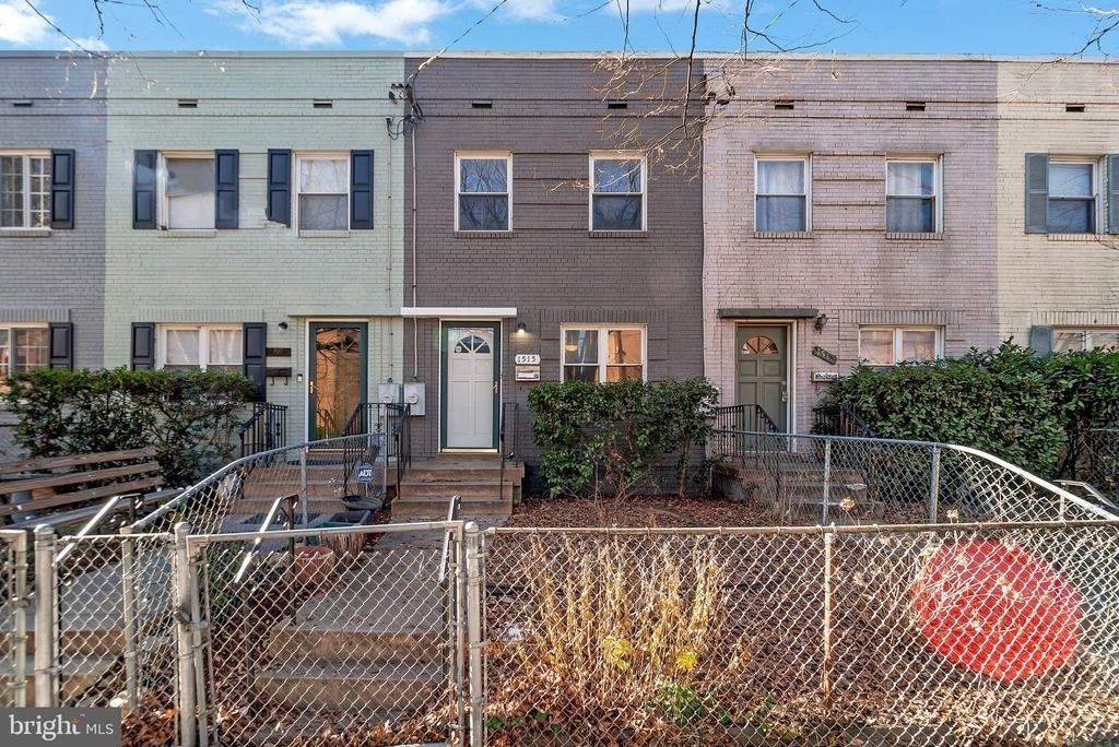 1515 1st Street Sw - Photo 0