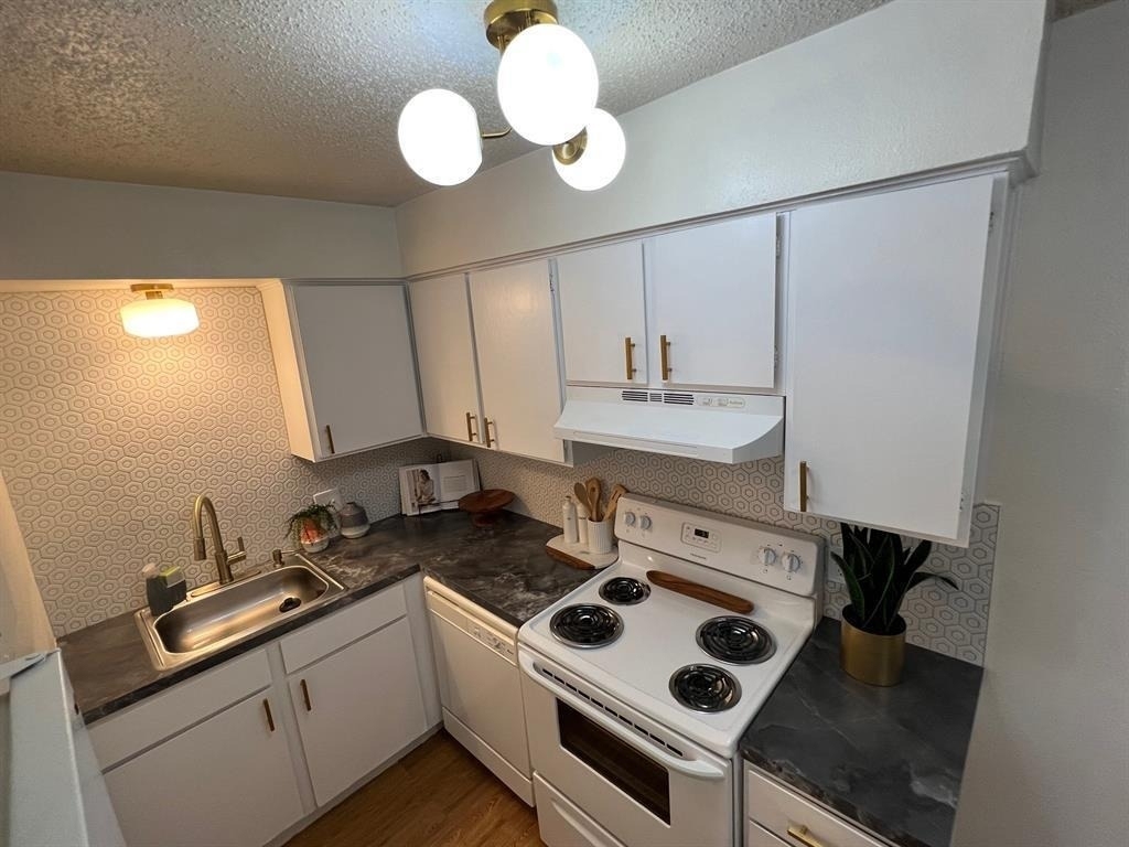 4209 Avenue B Ave - Photo 3