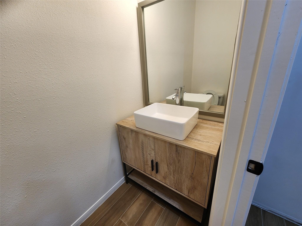 3130 Holly Hall Street - Photo 5
