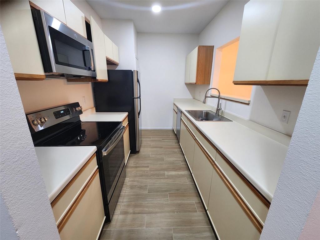 3130 Holly Hall Street - Photo 2