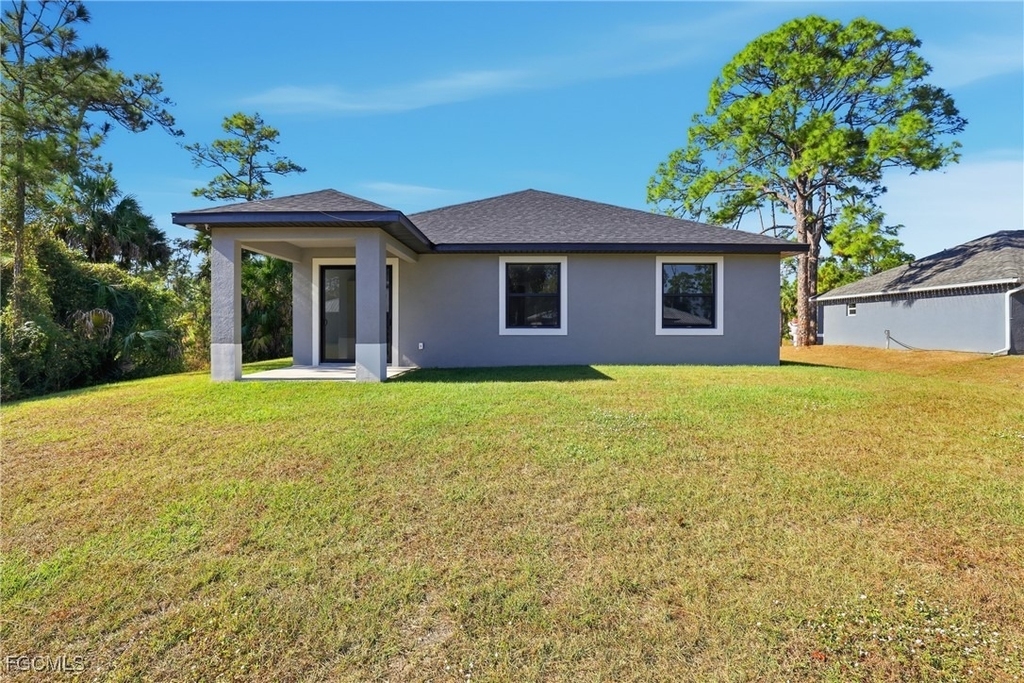 1087 Rugby Lane - Photo 18