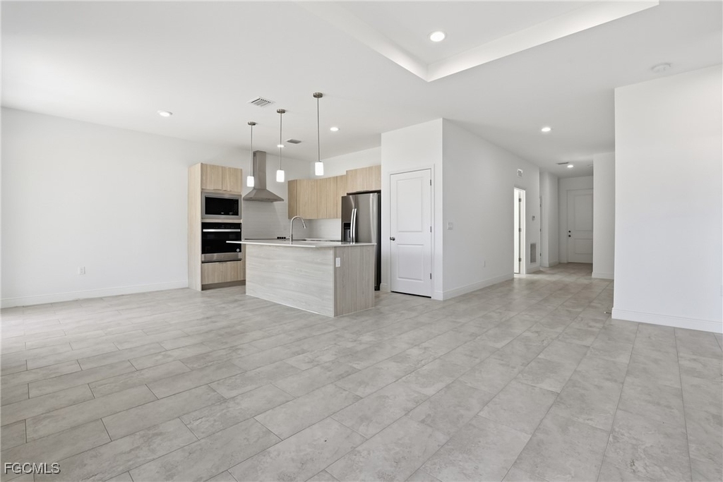 1087 Rugby Lane - Photo 2