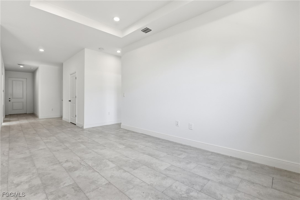 1087 Rugby Lane - Photo 4