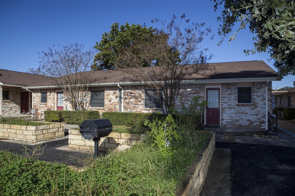 8219 Perrin Beitel Road - Photo 3