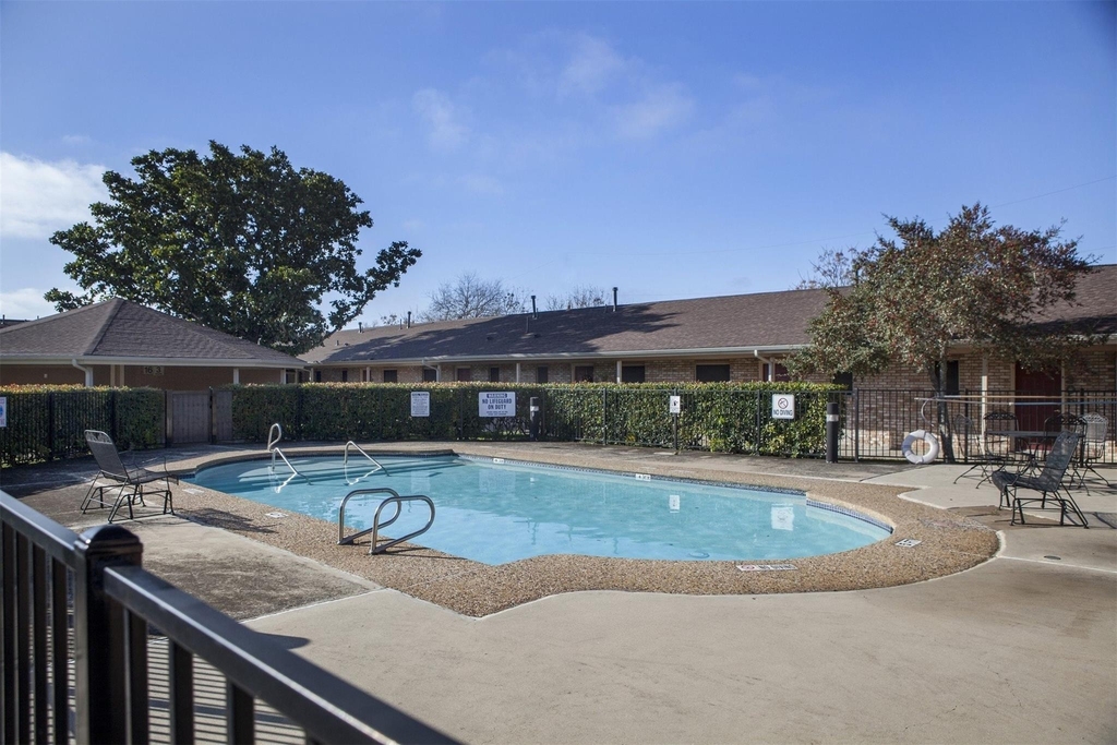 8219 Perrin Beitel Road - Photo 4