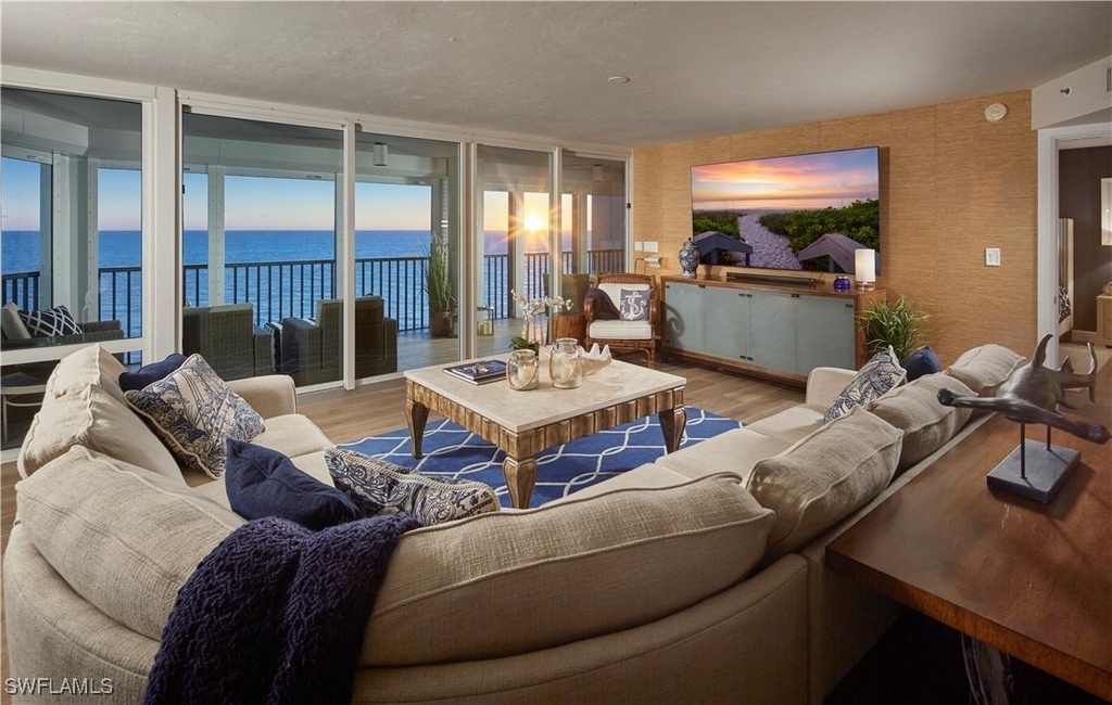4651 Gulf Shore Boulevard N - Photo 6
