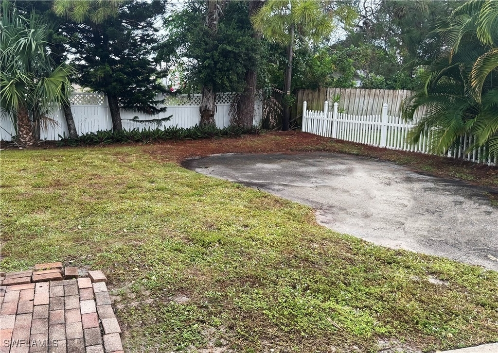 757 95th Avenue N - Photo 15