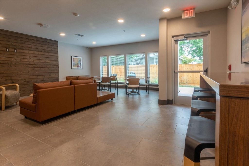 1515 Roosevelt Avenue - Photo 11