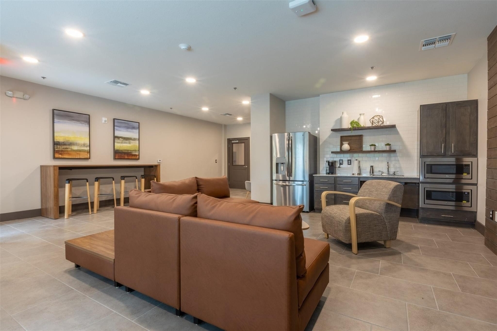 1515 Roosevelt Avenue - Photo 9