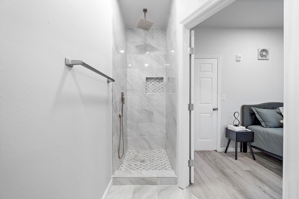 803 Avenue K Unit C, F, G, H - Photo 9