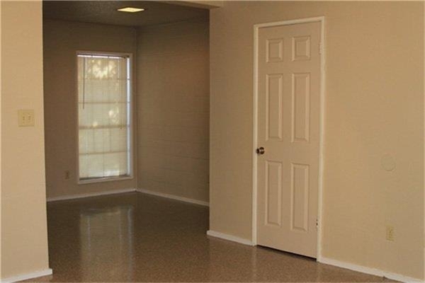 801 Greenbriar Drive - Photo 7