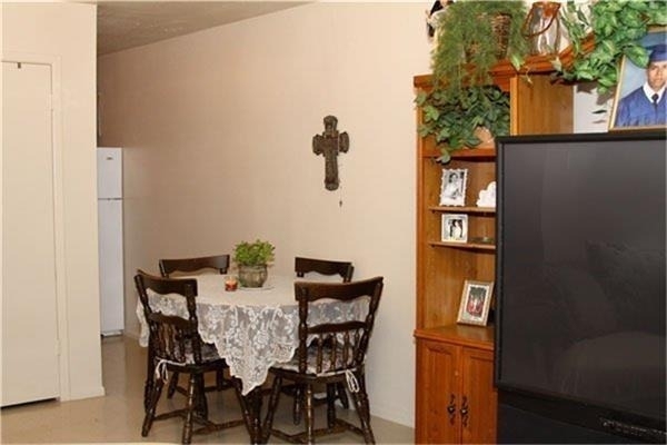 919 Sutton Drive - Photo 3
