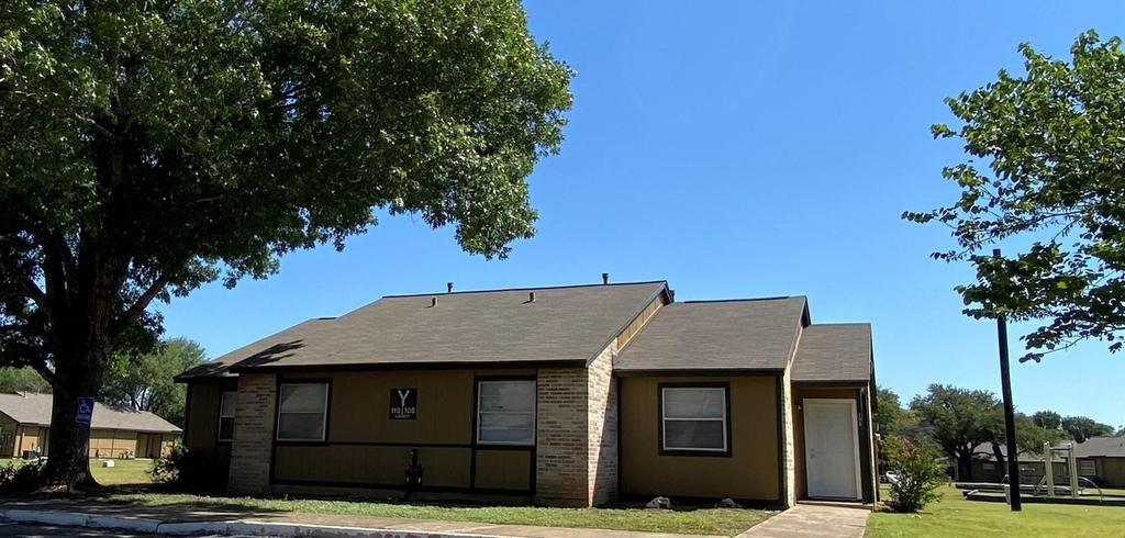 101 Glenbrook Dr E - Photo 3
