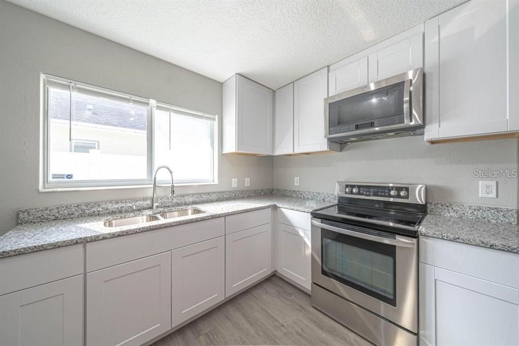 2025 Peaceful Palm Street - Photo 6
