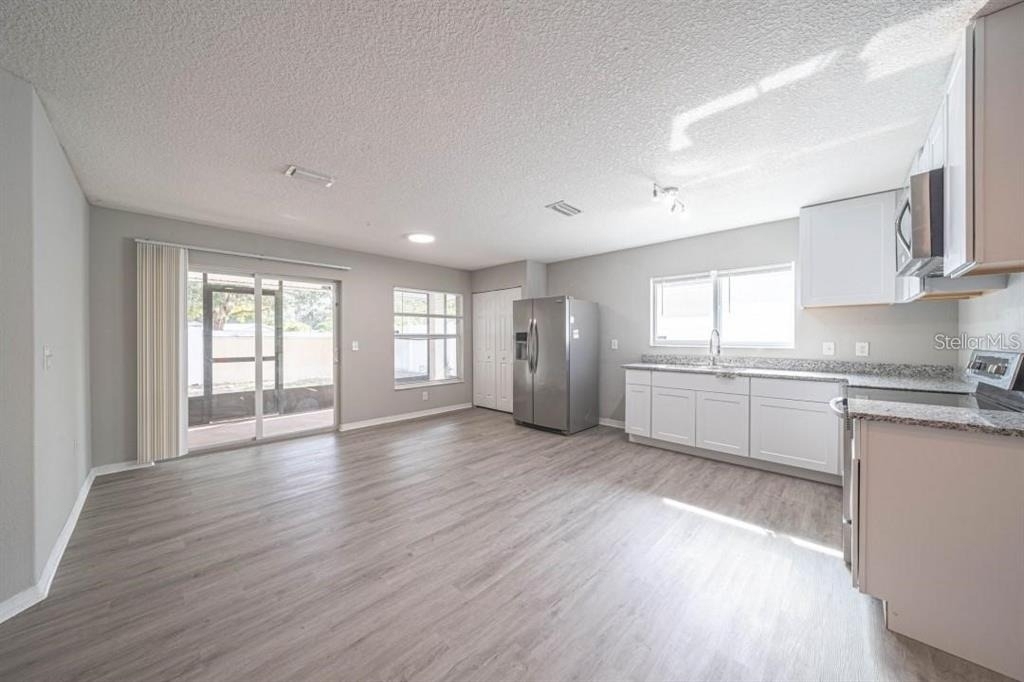 2025 Peaceful Palm Street - Photo 9