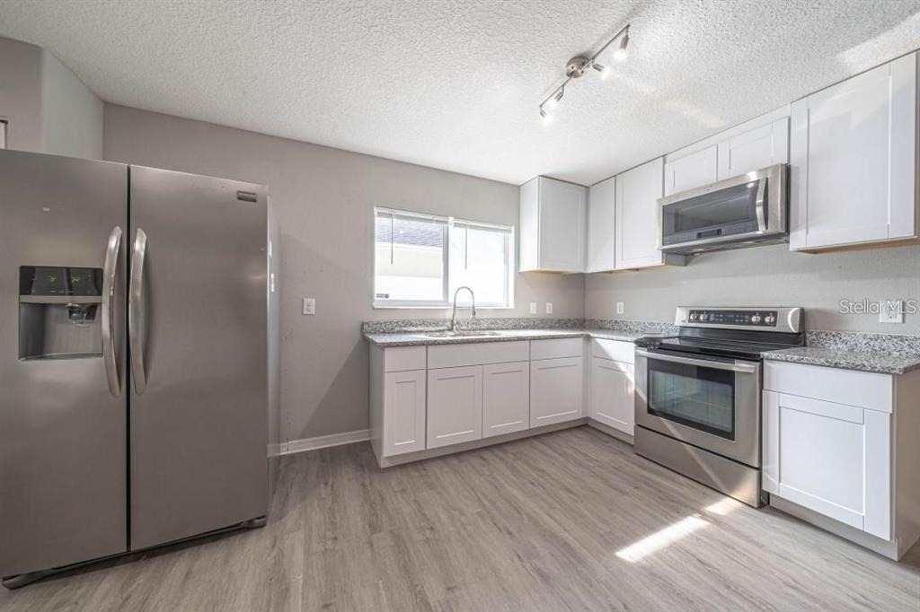 2025 Peaceful Palm Street - Photo 7