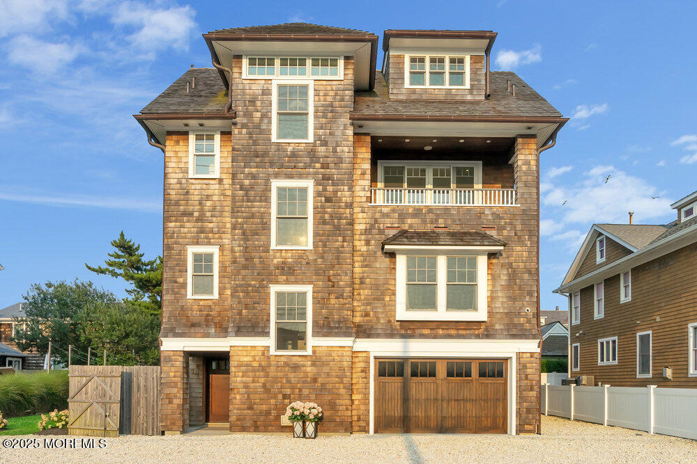 985 Ocean Avenue - Photo 0