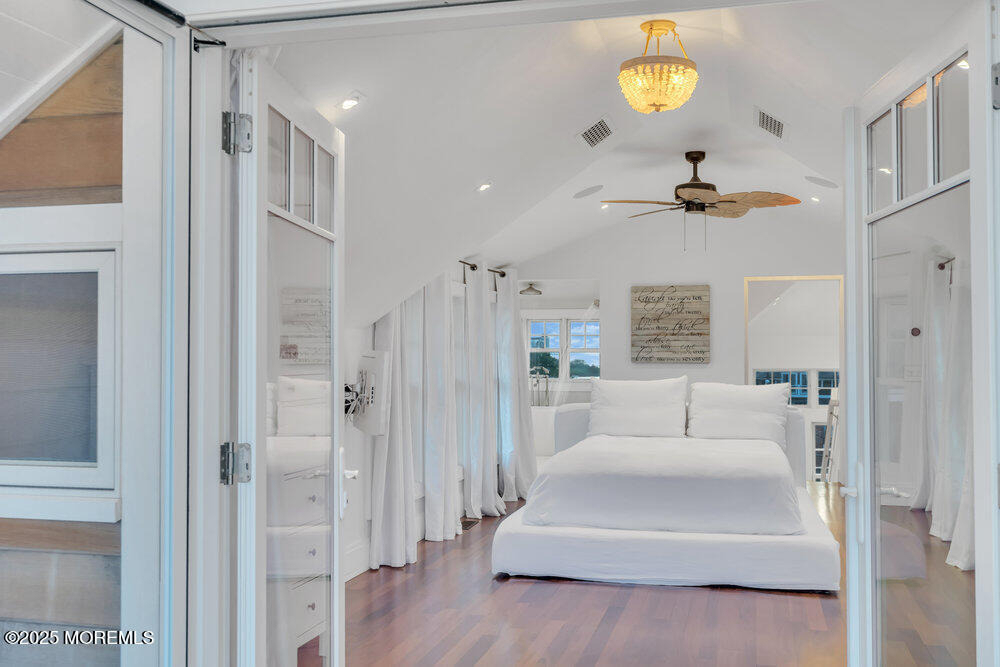 985 Ocean Avenue - Photo 80