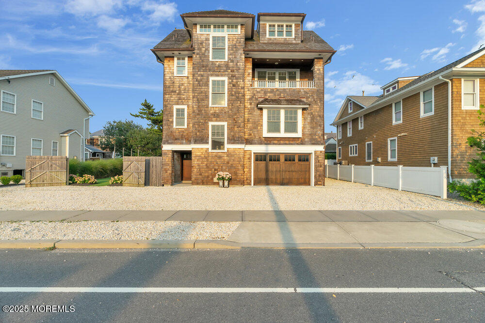 985 Ocean Avenue - Photo 32