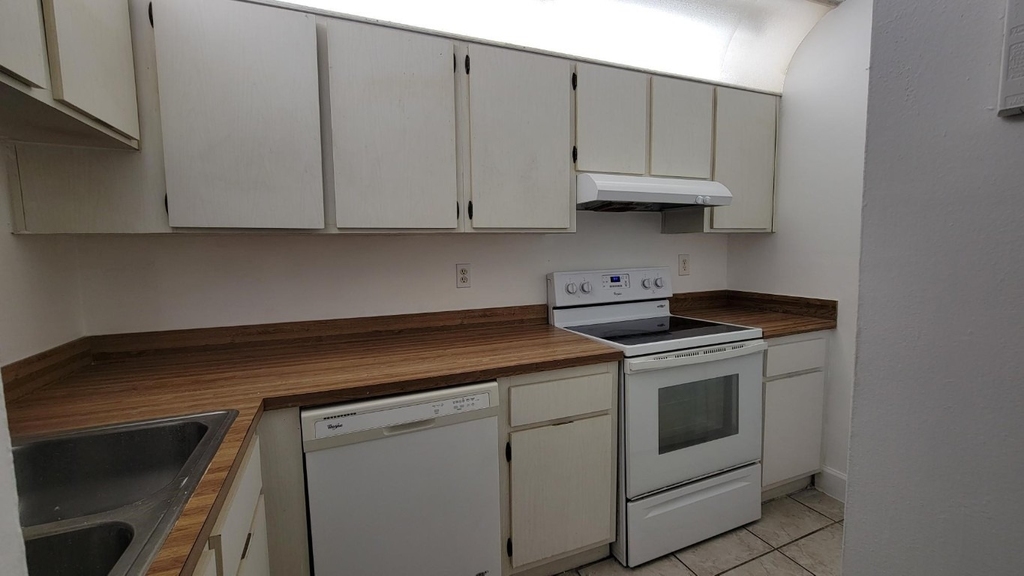 3712 N University Drive - Photo 5
