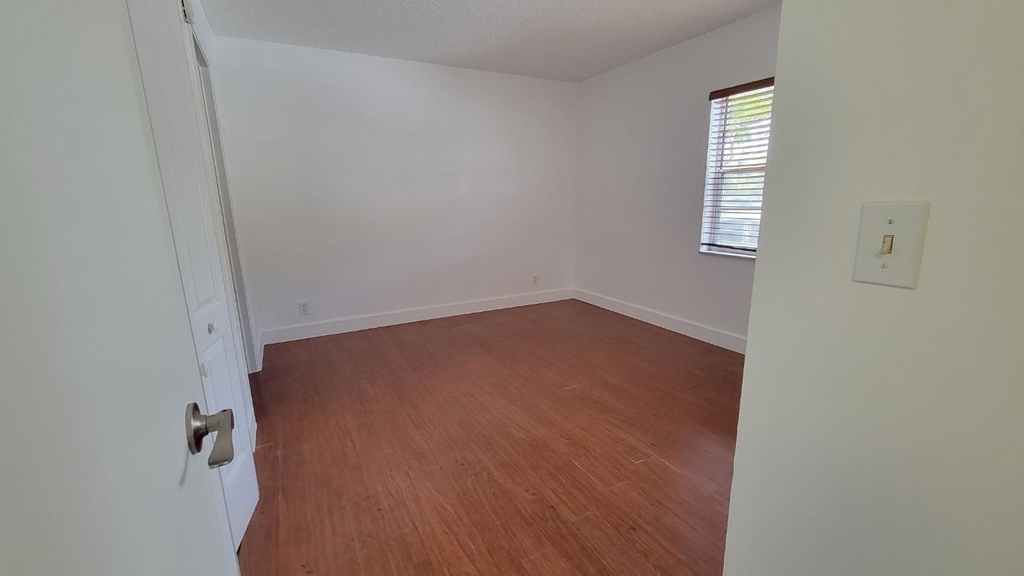 3712 N University Drive - Photo 9