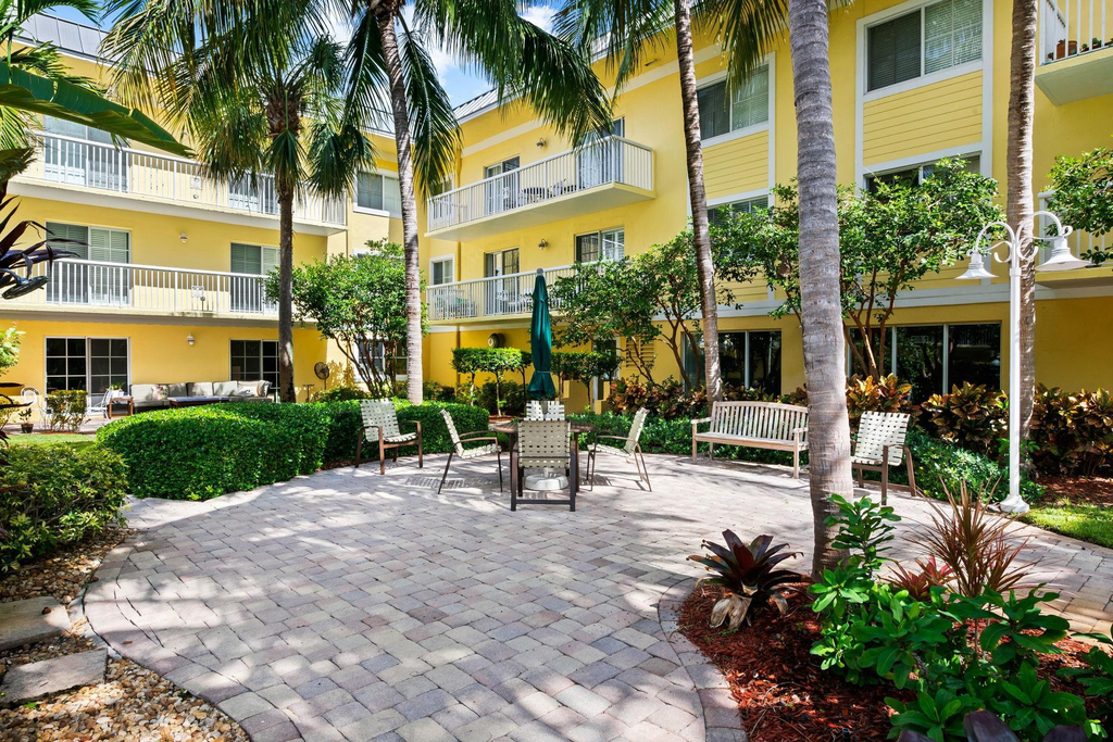 1515 E Broward Boulevard - Photo 1