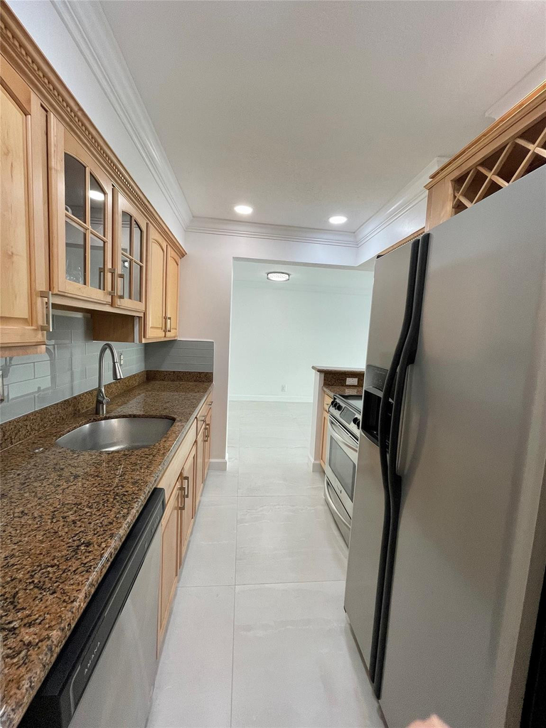 1515 E Broward Boulevard - Photo 7