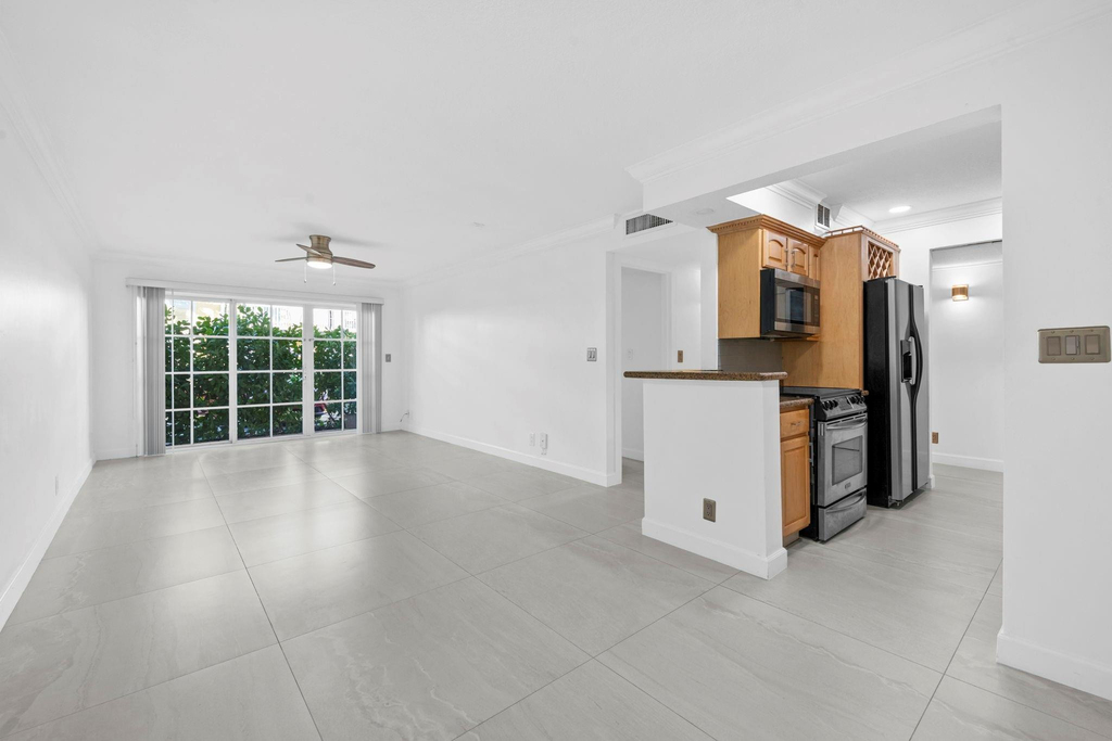 1515 E Broward Boulevard - Photo 2