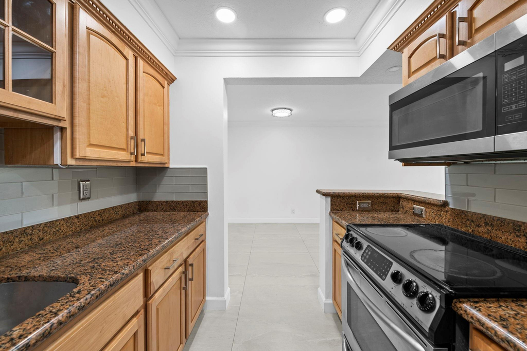 1515 E Broward Boulevard - Photo 9
