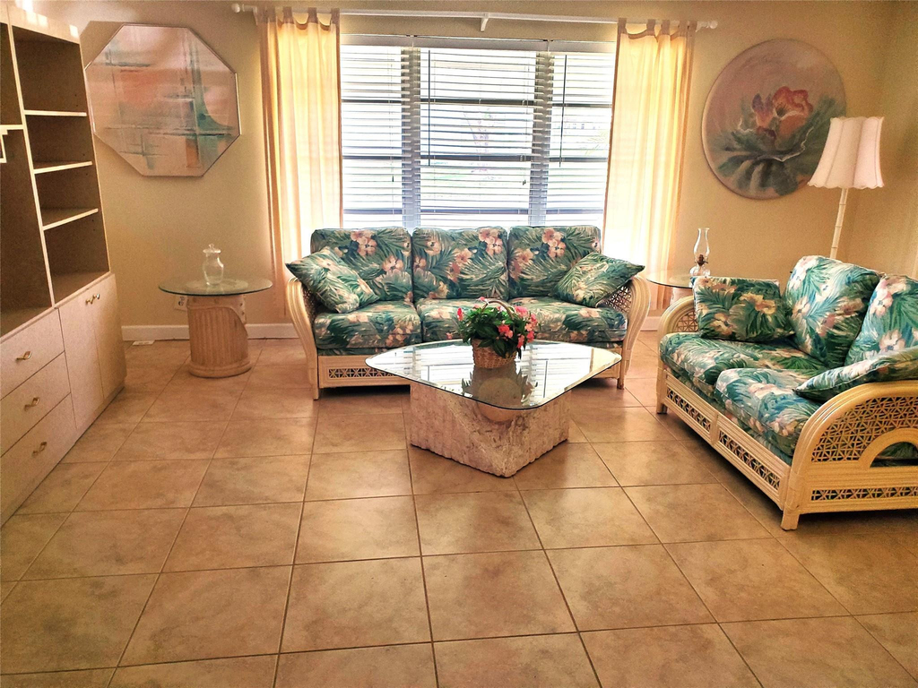 1152 Circle Drive - Photo 2