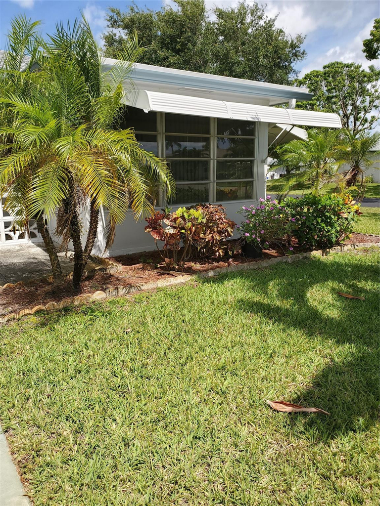 1152 Circle Drive - Photo 0
