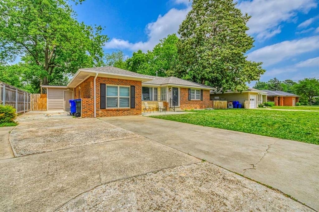 1205 Westlawn Drive - Photo 1