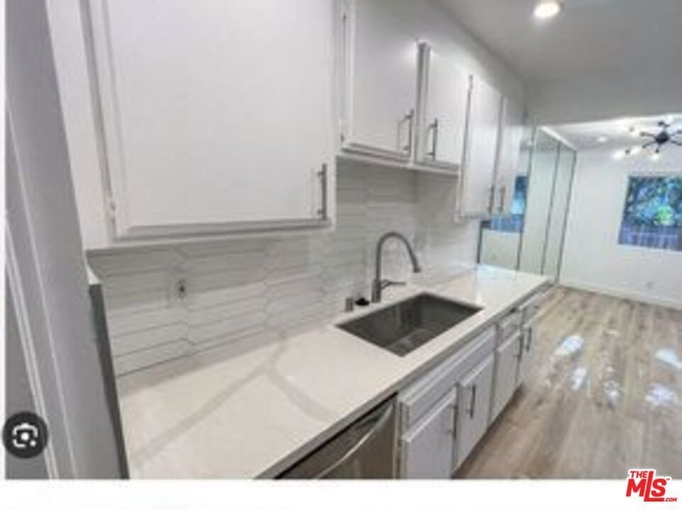 1515 S Beverly Drive - Photo 1