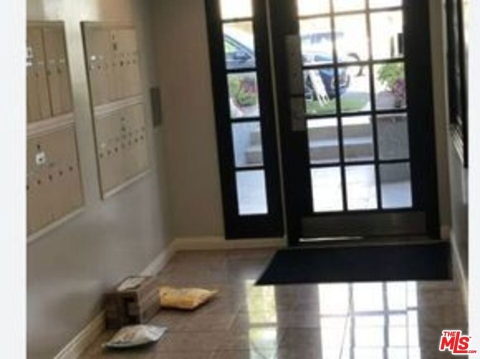 1515 S Beverly Drive - Photo 2