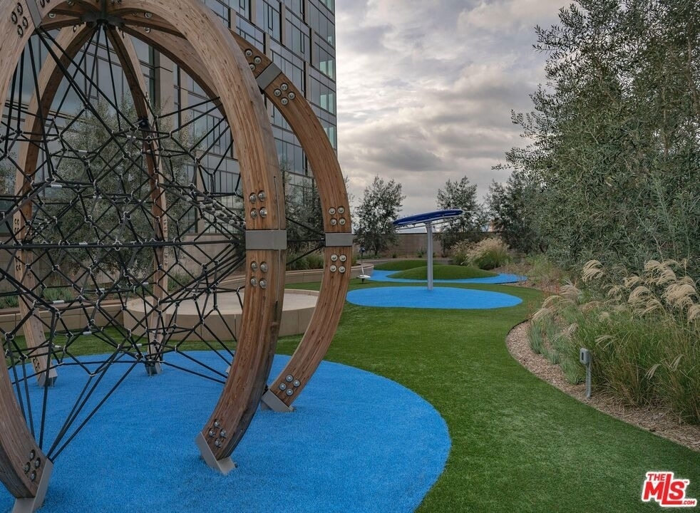 877 Francisco Street - Photo 20