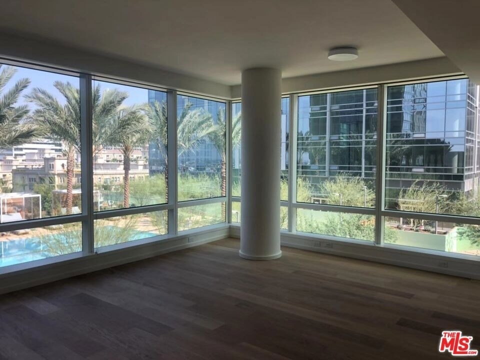 877 Francisco Street - Photo 1