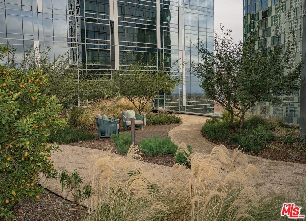 877 Francisco Street - Photo 13