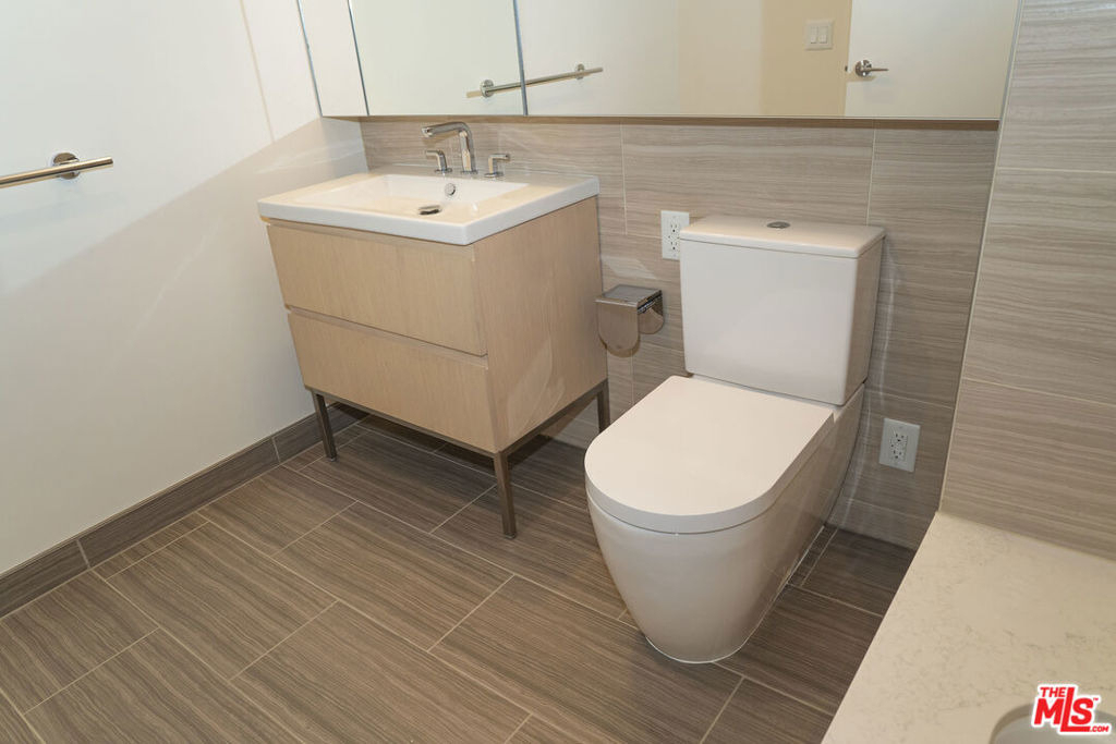 877 Francisco Street - Photo 9