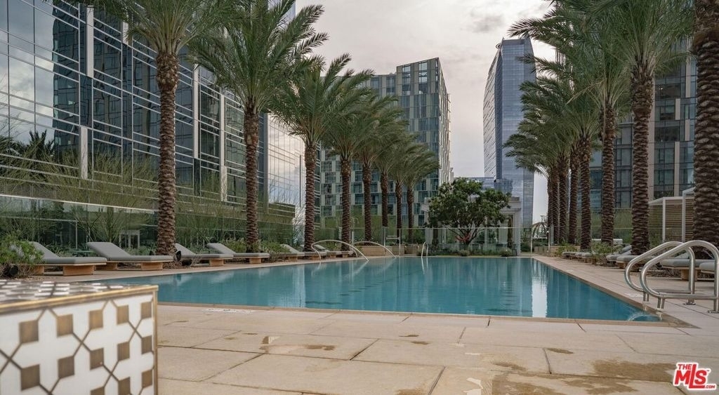 877 Francisco Street - Photo 22
