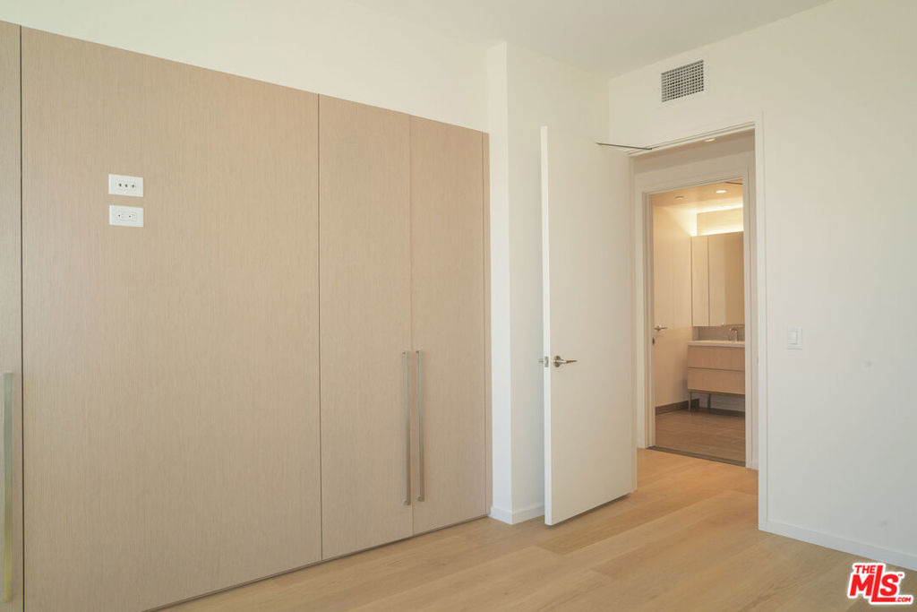 877 Francisco Street - Photo 6
