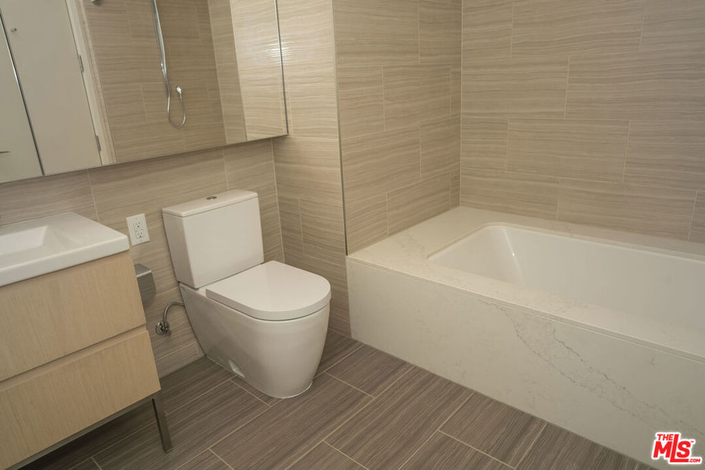 877 Francisco Street - Photo 8