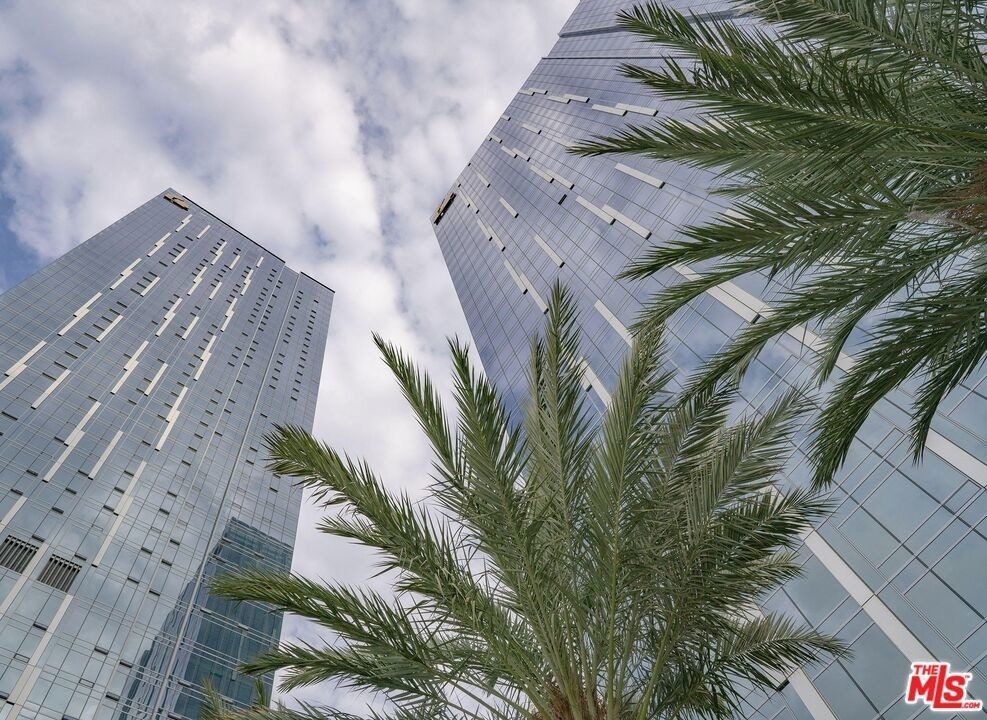 877 Francisco Street - Photo 25