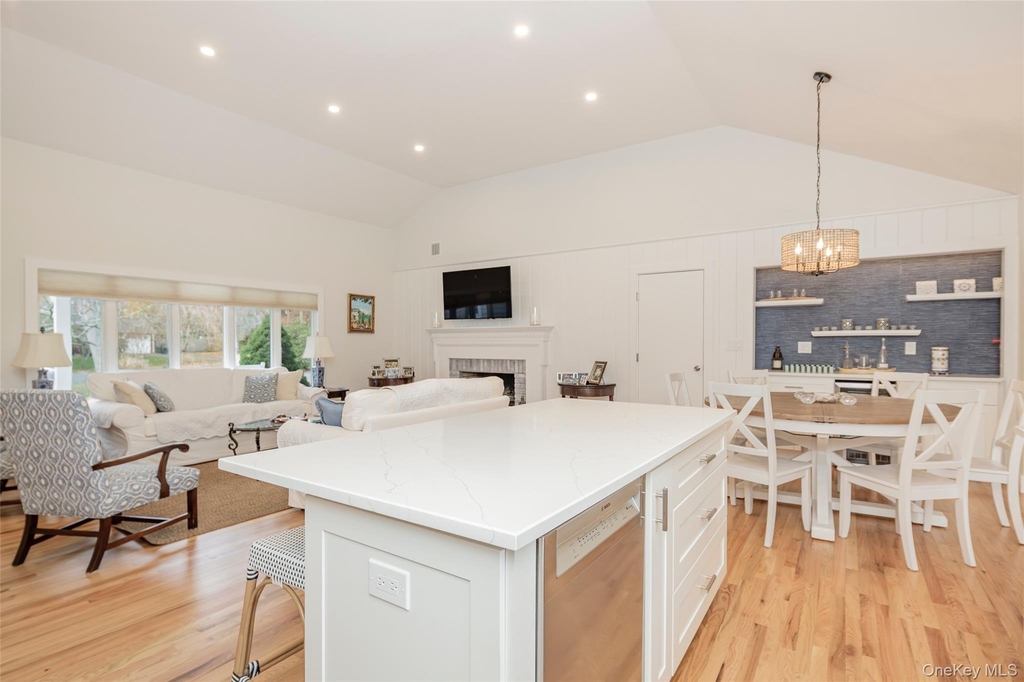 64 Aspatuck Road - Photo 4